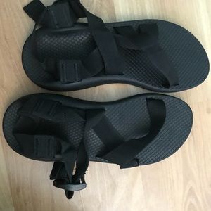 Black chacos